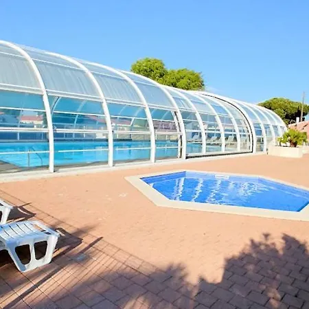 Maison De Avec Piscine Chauffee Dans La Les Jardins St Pierre Oleron *