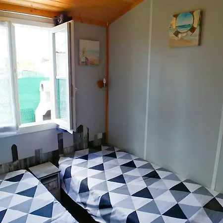 Casa de Férias Maison De Avec Piscine Chauffee Dans La Les Jardins St Pierre Oleron